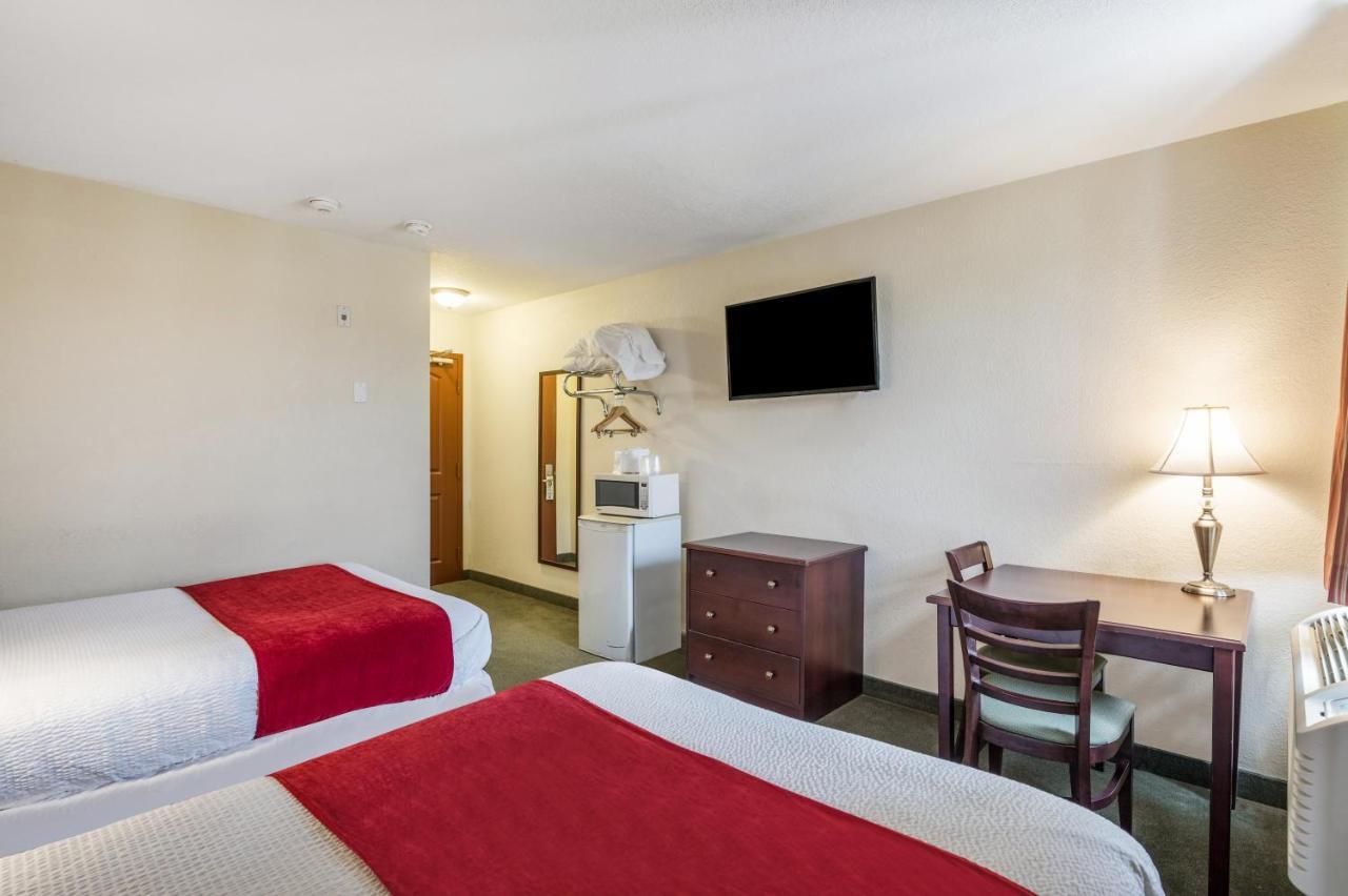 Knights Hotel 2*