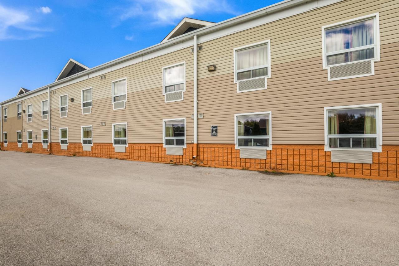 Hotel Knights Orillia