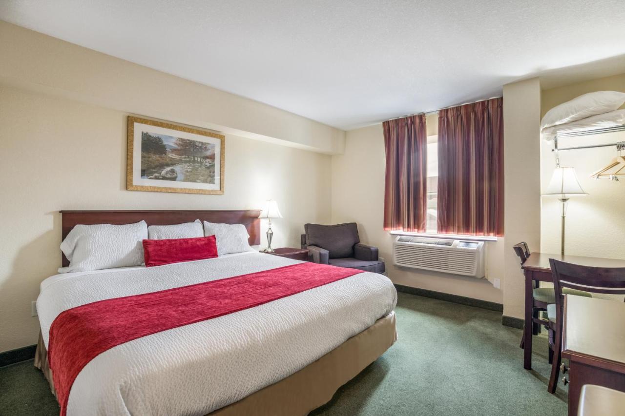 Hotel Knights Orillia