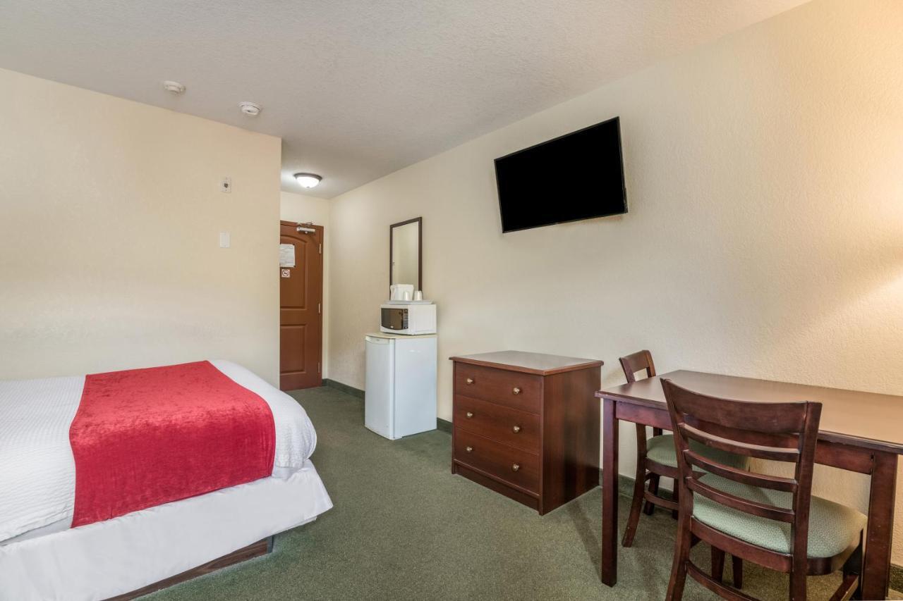 Knights Hotel Orillia